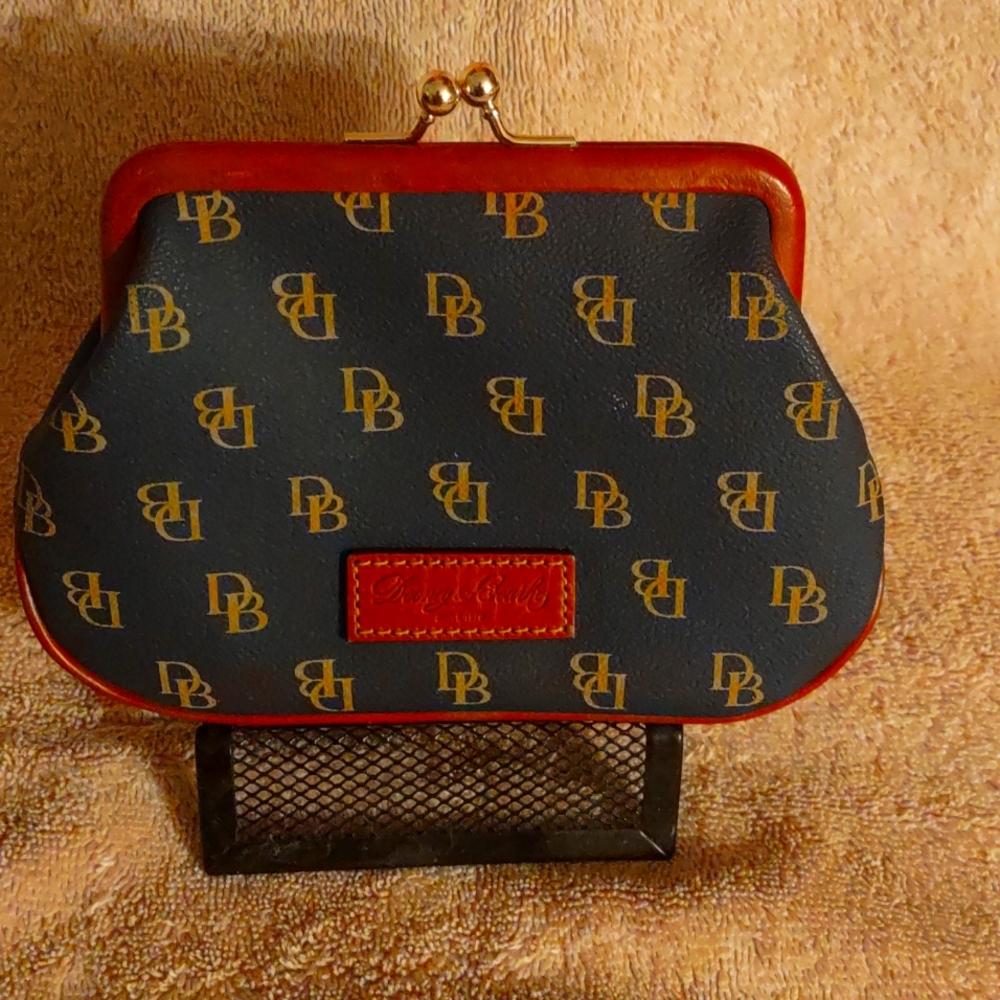 Dooney & Bourke
